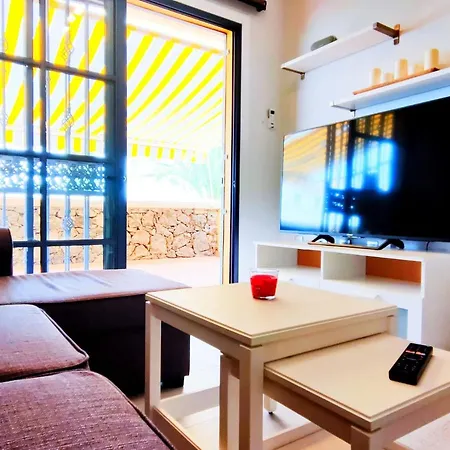 Estupendo Apartamento De Lujo Con Jacuzzi Y Piscina En