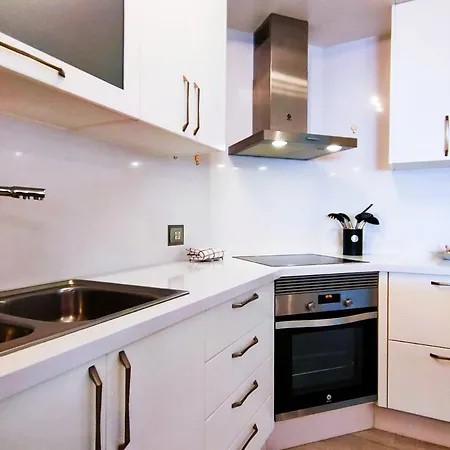 Estupendo Apartamento De Lujo Con Jacuzzi Y Piscina En דירה *