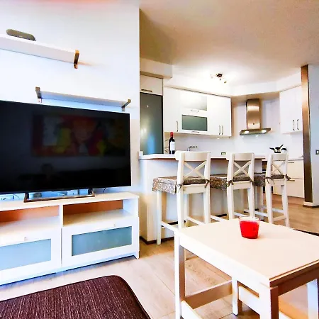 Estupendo Apartamento De Lujo Con Jacuzzi Y Piscina En *
