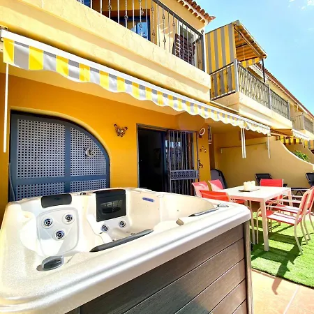 Estupendo Apartamento De Lujo Con Jacuzzi Y Piscina En