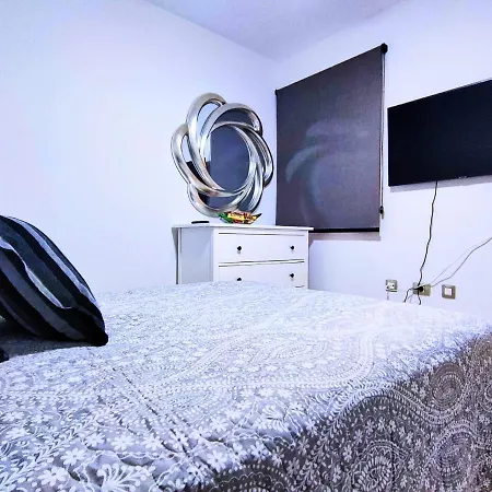 Estupendo Apartamento De Lujo Con Jacuzzi Y Piscina En Costa Del Silencio